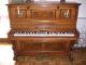 upright piano. Manuel Strehl, CC BY-SA 2.5, via Wikimedia Commons